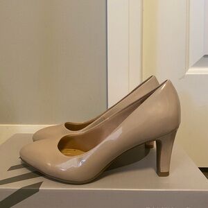 Abella True Comfort Patent Leather Pumps